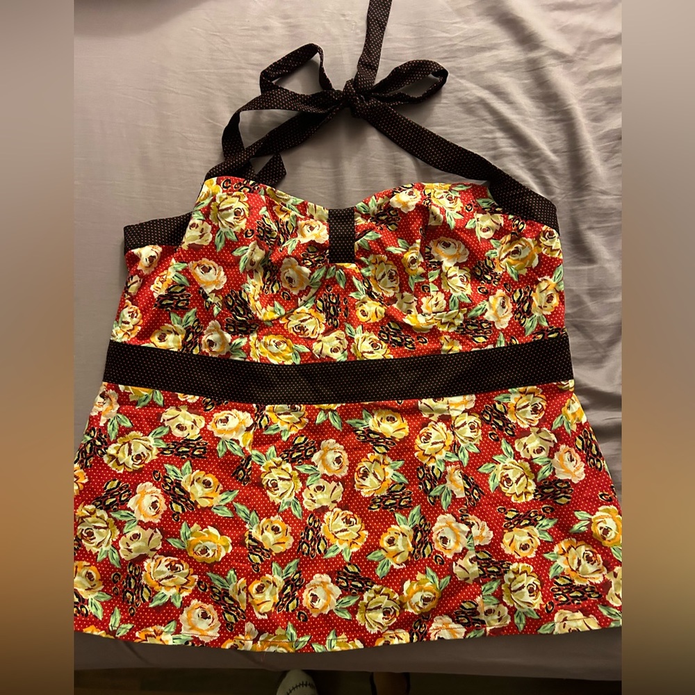 Pin~up style halter top 2x